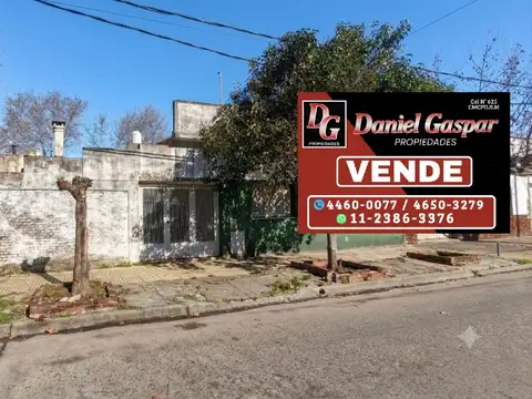 VENTA – GRAN CASA 4 AMBIENTES – CIUDADELA