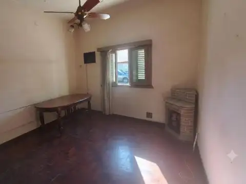 VENTA – GRAN CASA 4 AMBIENTES – CIUDADELA