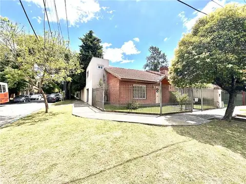 De Maria 1792 esquina Cervantes Saavedra