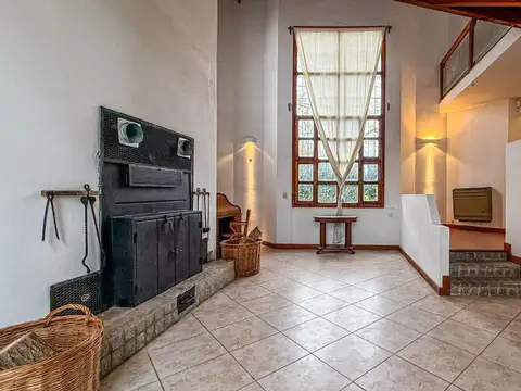 VENTA CASA 3 AMBIENTES ESCRITORIO COCHERA CAISAMAR