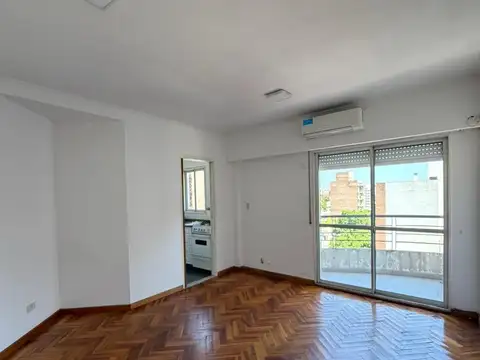 Venta departamento 1 dormitorio con balcón al frente