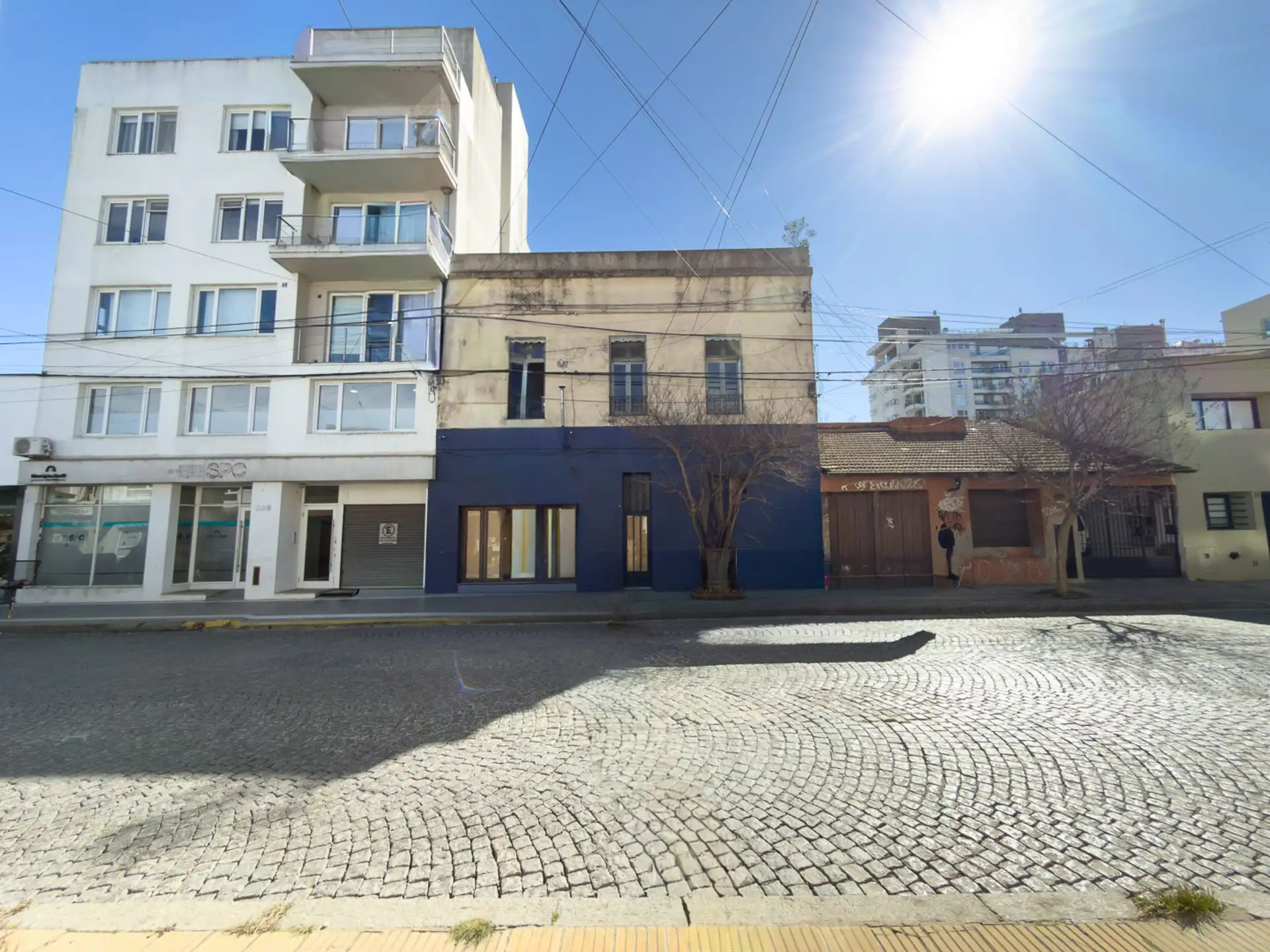 VENTA CASA CENTRO TANDIL LOTE APTO DESARROLLO