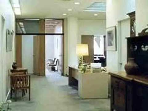 Oficina en Alquiler 102 años