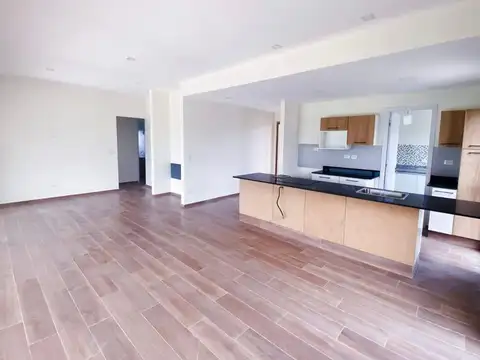 VENTA DE CASA EN SAN SEBASTIAN AREA 12 - 4 AMBIENTES