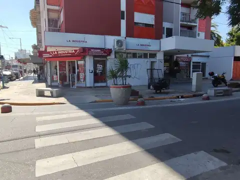 Local en Venta 40 años