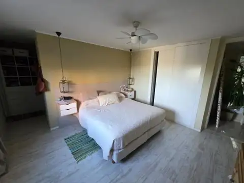 Casa 8 ambientes con 4 baños