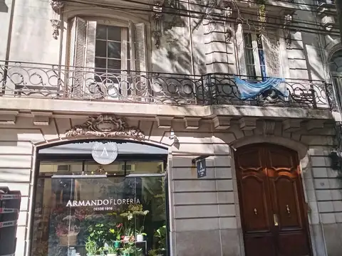 Piso en Recoleta 5 Amb con Dependencia + un Monoambiente en Piso 7º