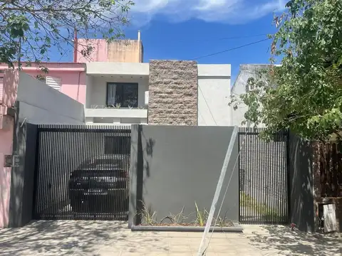EN VENTA - CASA A ESTRENAR - BARRIO JARDIN 