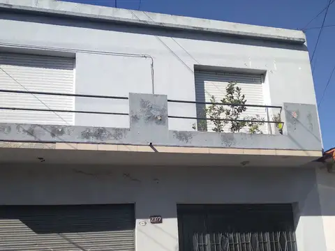 Propiedad Multifuncional con Local, Garage 2 casas