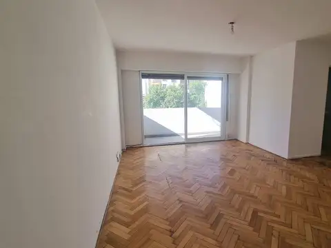 Sarmiento 3800, Piso 7