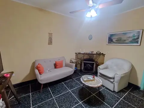 Casa 3 ambientes con 2 baños