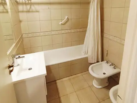 Departamento 4 ambientes con 2 baños