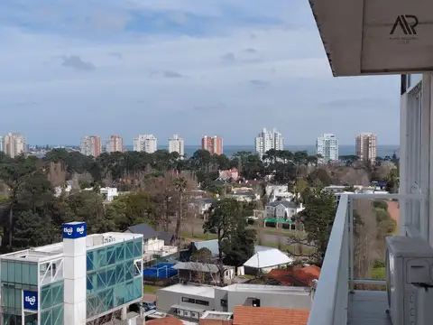 Apartamento en venta c/ cochera en Roosevelt