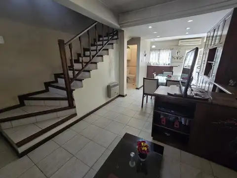Depto Tipo Casa en Alquiler de 2 dormitorios