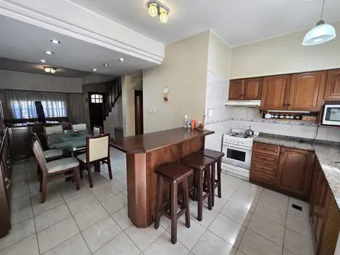 Excelente Duplex 3 amb patio y cochera Lomas de Zamora