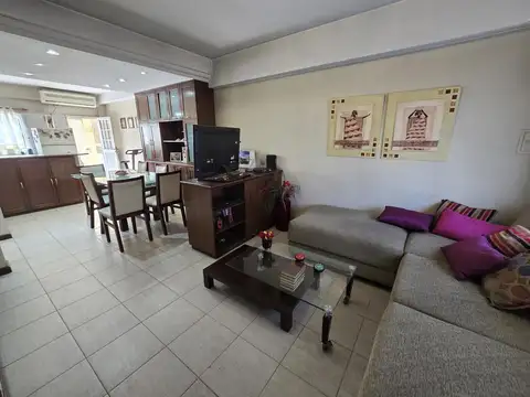 Depto Tipo Casa en Alquiler con 1 cocheras