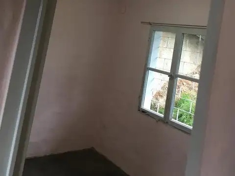 Casa 3 ambientes con 1 baño