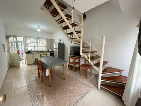 Depto Tipo Casa 2 ambientes con 1 baño