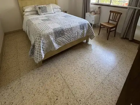 Depto Tipo Casa 7 ambientes con 2 baños