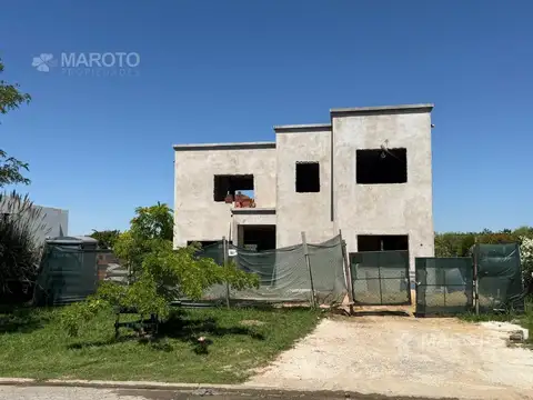 CASA EN VENTA EN EL CANTON PUERTO - MAROTO PROPIEDADES