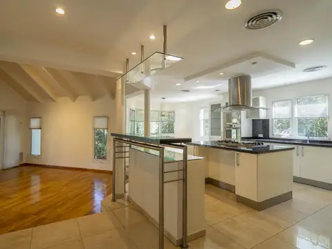 ALQUILER – Casa de 4 dormitorios con pileta en Country El Bosque