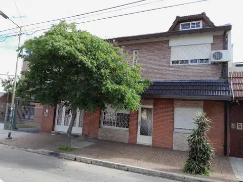 Alvear  al 2200