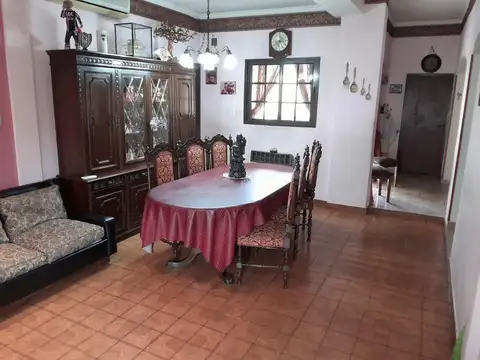 Casa 5 ambientes con 3 baños