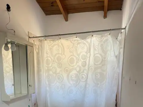 Casa 2 ambientes con 1 baño