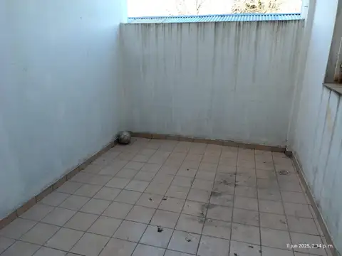 2 DORMITORIOS CON 2 PATIOS.