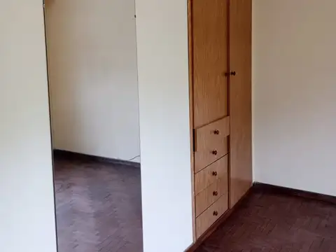 Depto Tipo Casa en Alquiler en Jose Leon Suarez, $ 700.000