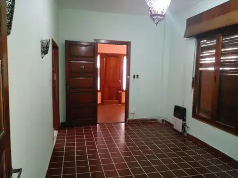 Casa en venta c/ cochera en Merlo