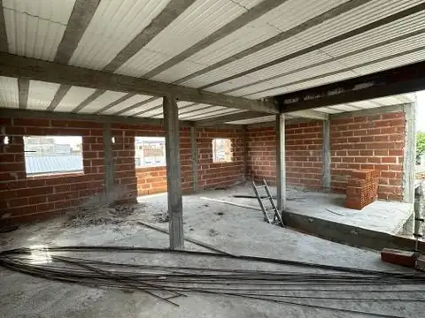 VENTA – EDIFICIO EN CONSTRUCCIÓN – GRAN POTENCIAL DE INVERSIÓN