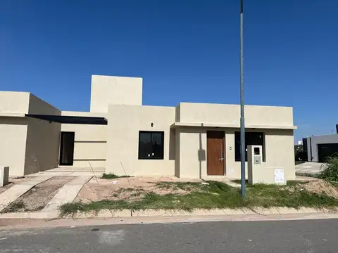 VENTA CASA ESQUINA 2 DORMITORIOS DOCTA AVENIDA 