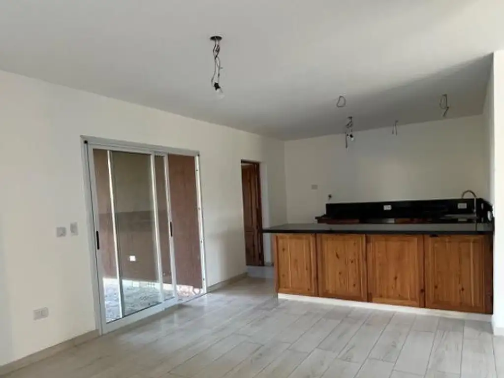 Depto Tipo Casa en Venta en Alvarez Del Bosque