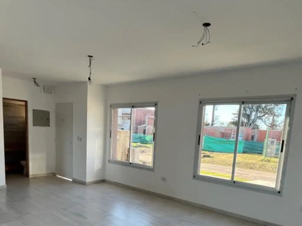 Depto Tipo Casa - 143  m² Cubierta | 3 dormitorios | 1 año | 3 baños | 4 ambientes | 1 cocheras