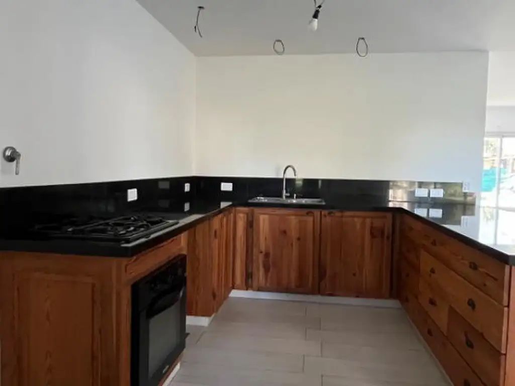 Depto Tipo Casa en Venta - Alvarez Del Bosque