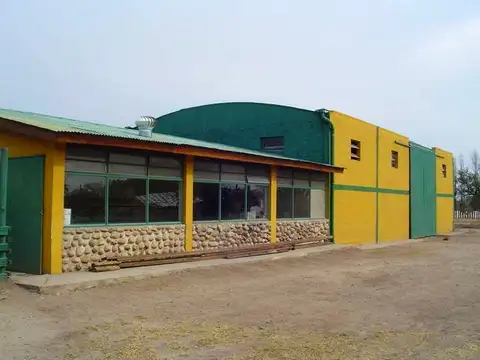  Vende Campo De 61 Hectáreas En San Marcos Sierras Con Tinglado, 3 Cabañas, Baños, Oficina