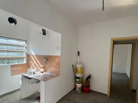 Casa 2 ambientes con 1 baño