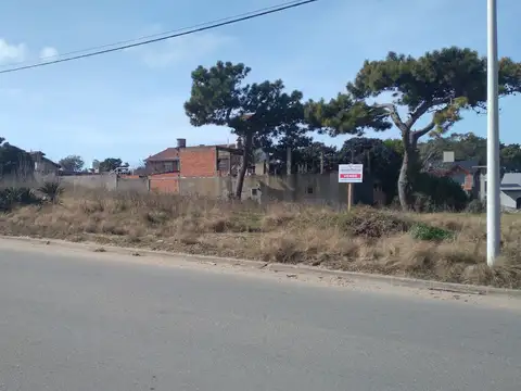 Lotes en Venta, (8);  Villa Gesell Zona Sur.-
