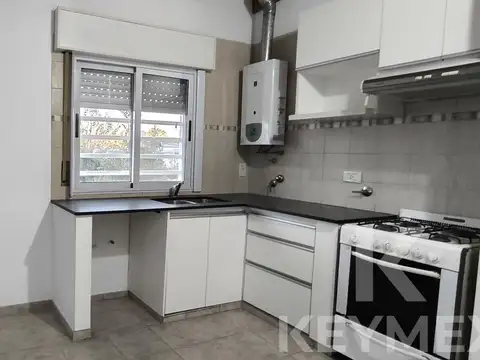 Departamento en alquiler, 2 dormtorios, patio. Los Talas. Berisso