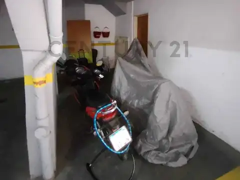 Pellegrini 3700, Piso 0
