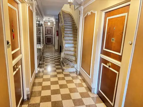 AMPLIO 2 AMBIENTES - AL FRENTE - LUMINOSO - RECIEN PINTADO - SUBTE A