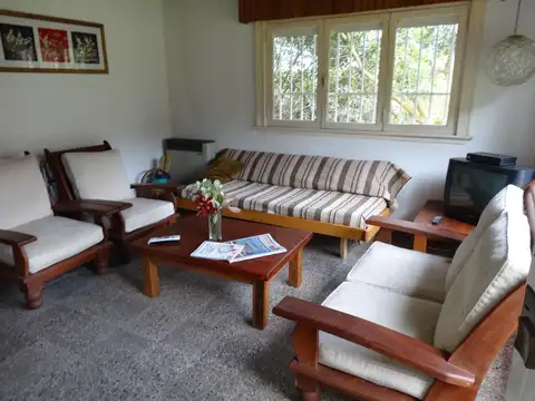 Avenida 4 e/ Avenida Costanera y Las Amapolas