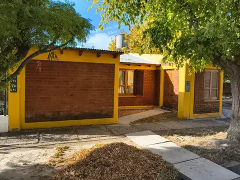 Casa en Venta con 8 cocheras