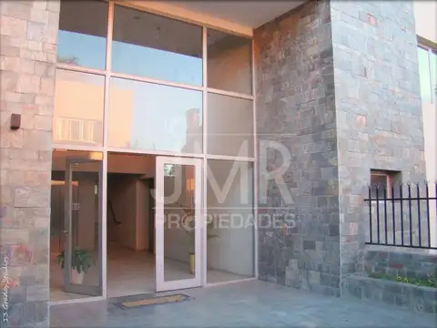 Oportunidad en Pilar Green – oficina con cochera y acceso directo Panamericana