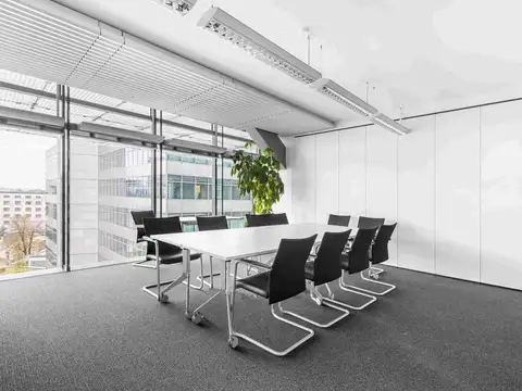 Oficina en Alquiler en Ciudad Vieja, USD 2.451