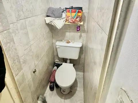 LOCAL IMPECABLE 30m2 aprox en zona Céntrica, Comercial y Escolar, ideal p/emprendedores, Consulte!
