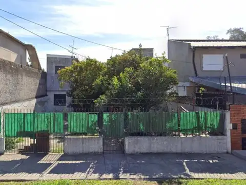 Calle Oyarzun N° 229, Lomas de Zamora, entre Homero y Euzkad 