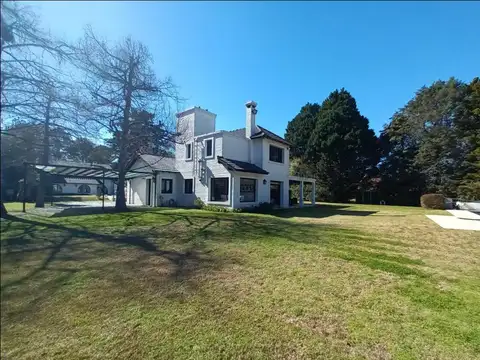 Casa en Alquiler Temporal con 2 cocheras