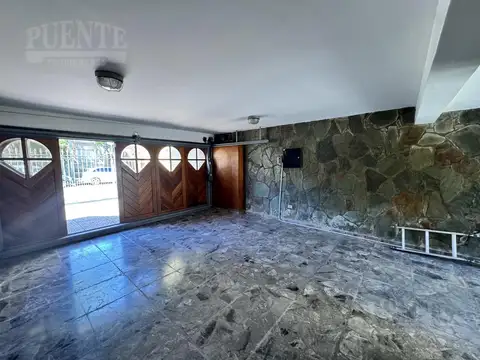 Casa 7 ambientes con 5 baños
